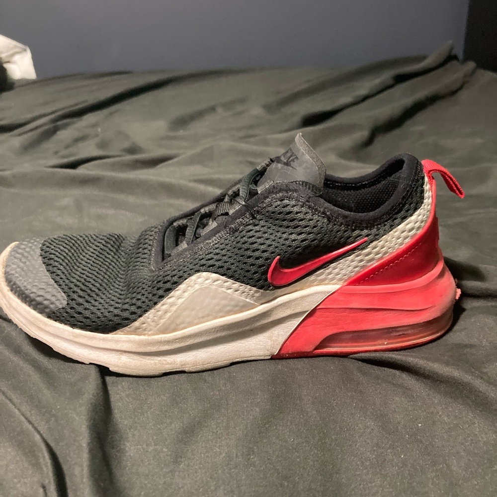 Nike Airmax 270, girls size 5Y